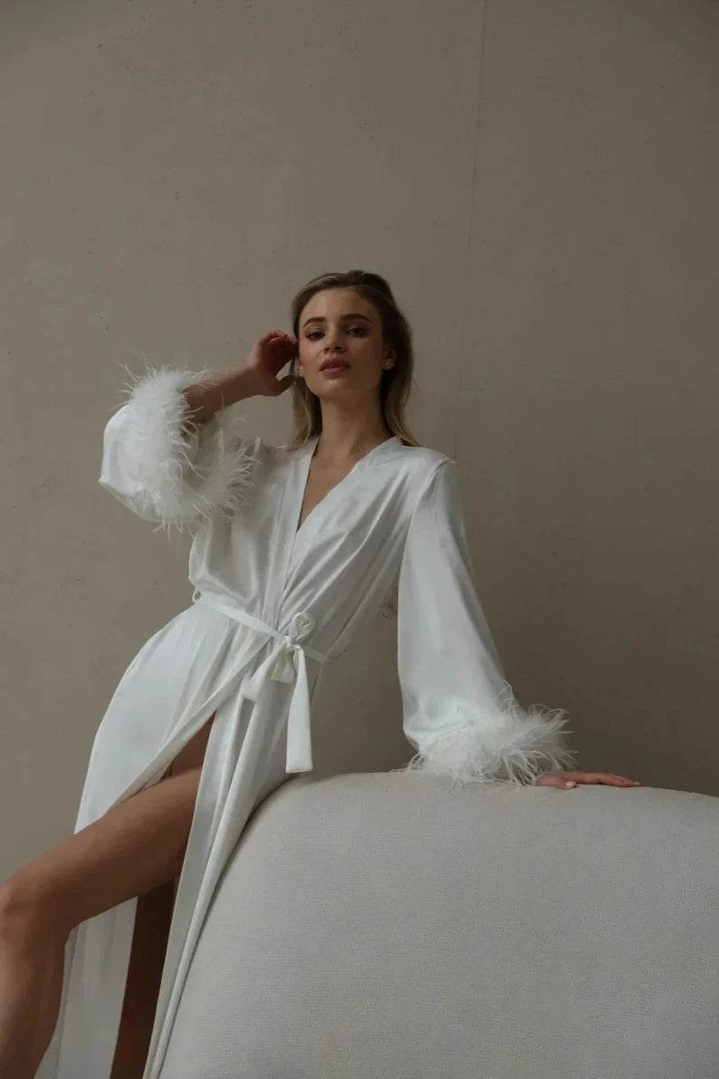 Robe en Satin à Plumes