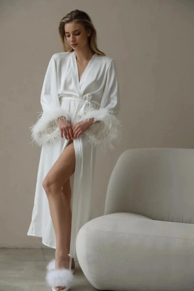Robe en Satin à Plumes
