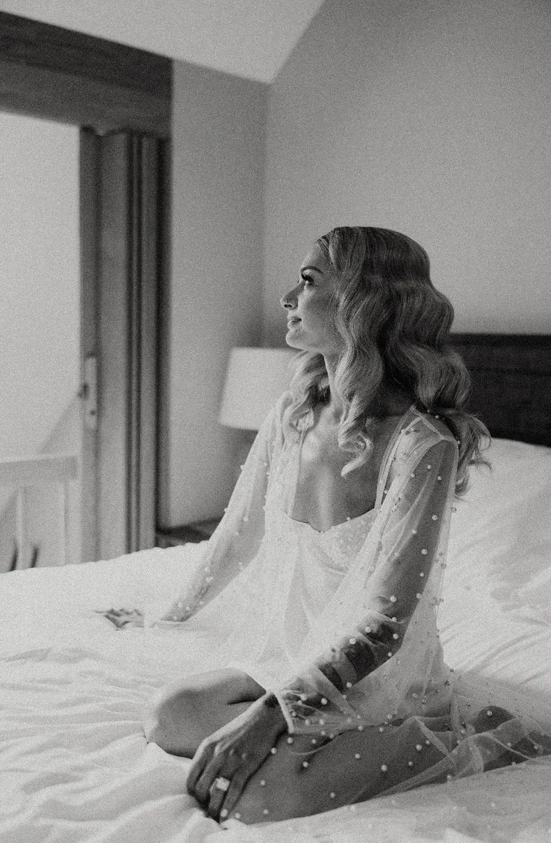 Peignoir en Soie Blanche Perlée de Mariée