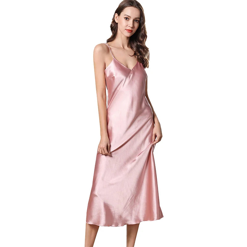 Chemise de Nuit en Satin Col en V