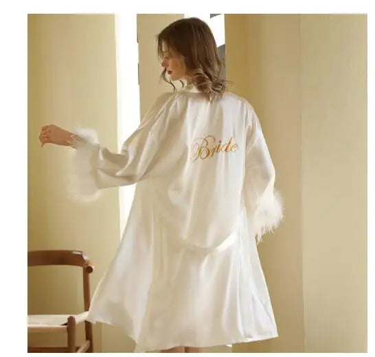 Kimono en Satin à Plumes de Mariage