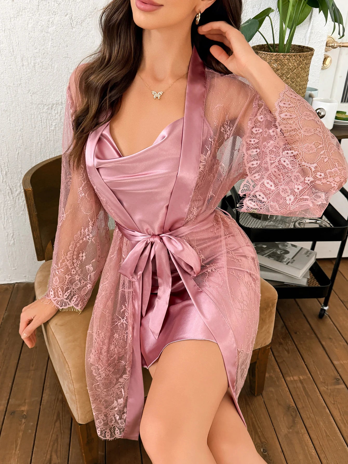 Ensemble Pyjama en Dentelle Transparente